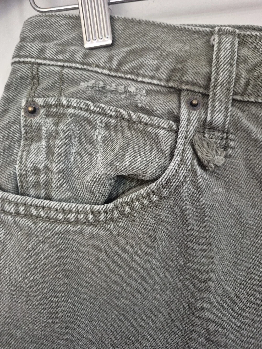 We The Free Free People Button Fly Distressed Denim Shorts 4" Size 26 - Picture 11 of 12